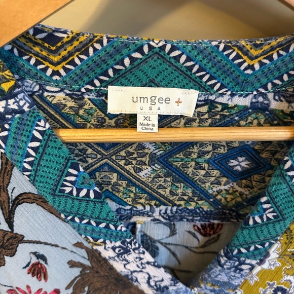 Umgee Multicolor Floral V-Neck Blouse - Picture 5 of 8